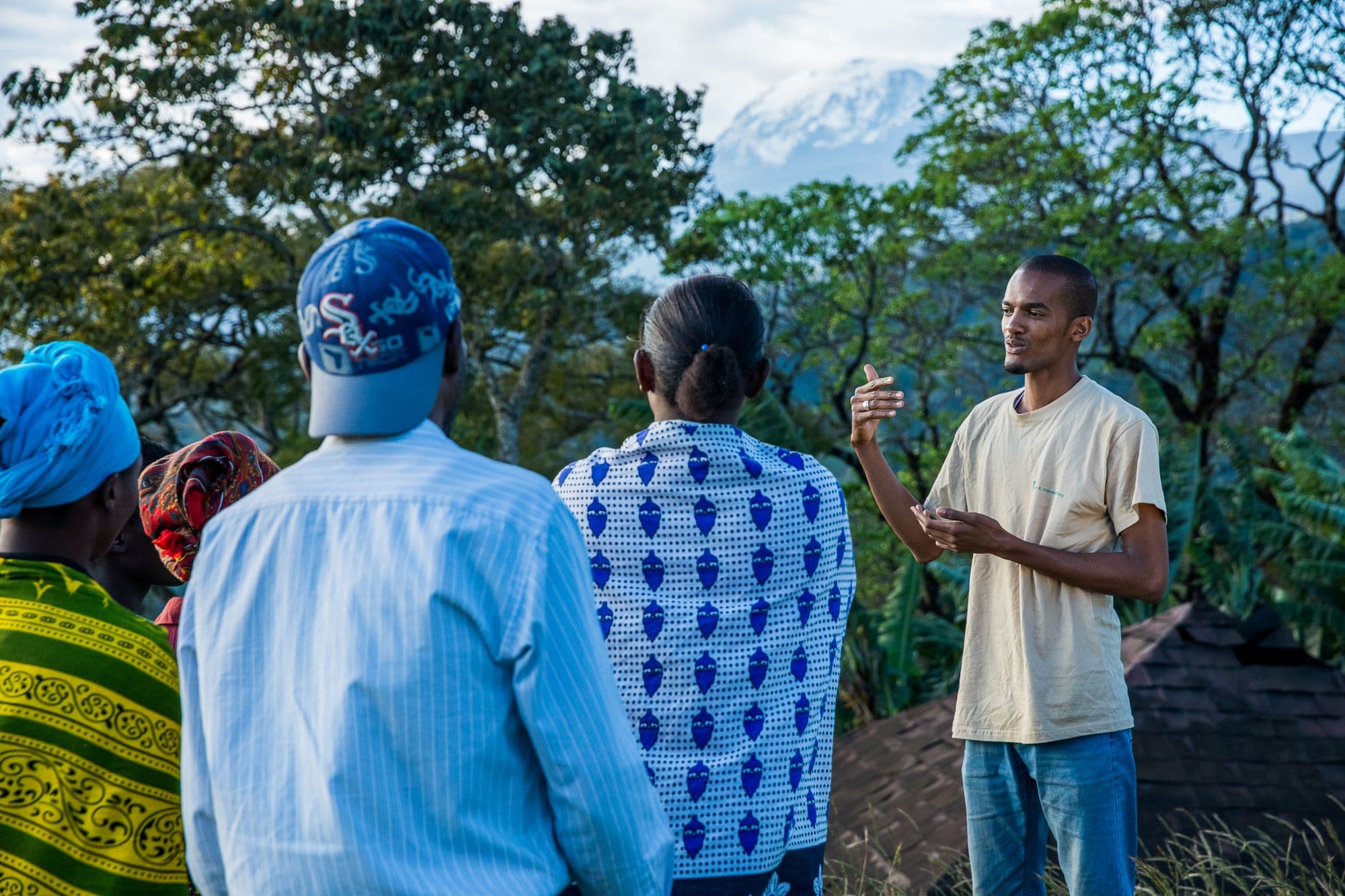 Working with smallholder families demands close contact HRNS works closely with smallholder families