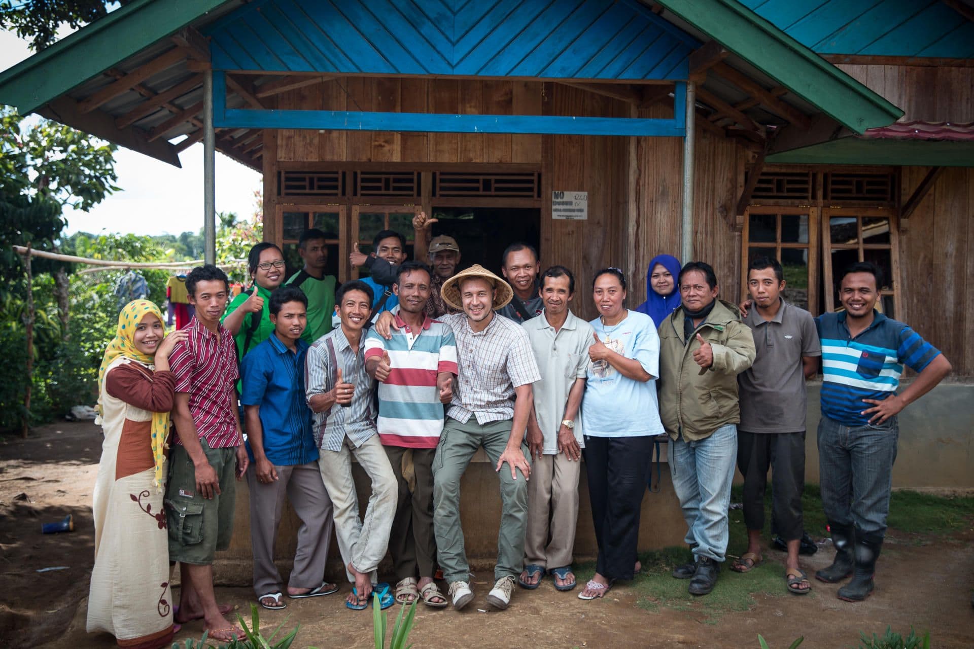 Supply chain modeling and the impact of coffee cooperatives on farmers’ livelihood Supply chain modeling and the impact of coffee cooperatives on farmers’ livelihood