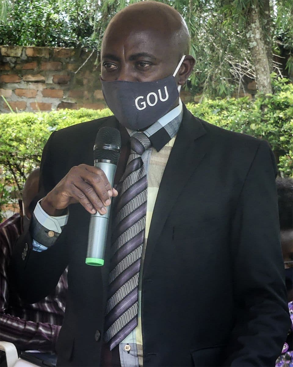 Mr. Swezen Kutambaki the Kakumiro district CAO pledging support to farmers at the UCAT close-out ceremony Mr. Swezen Kutambaki the Kakumiro district CAO pledging support to farmers at the UCAT close-out ceremony