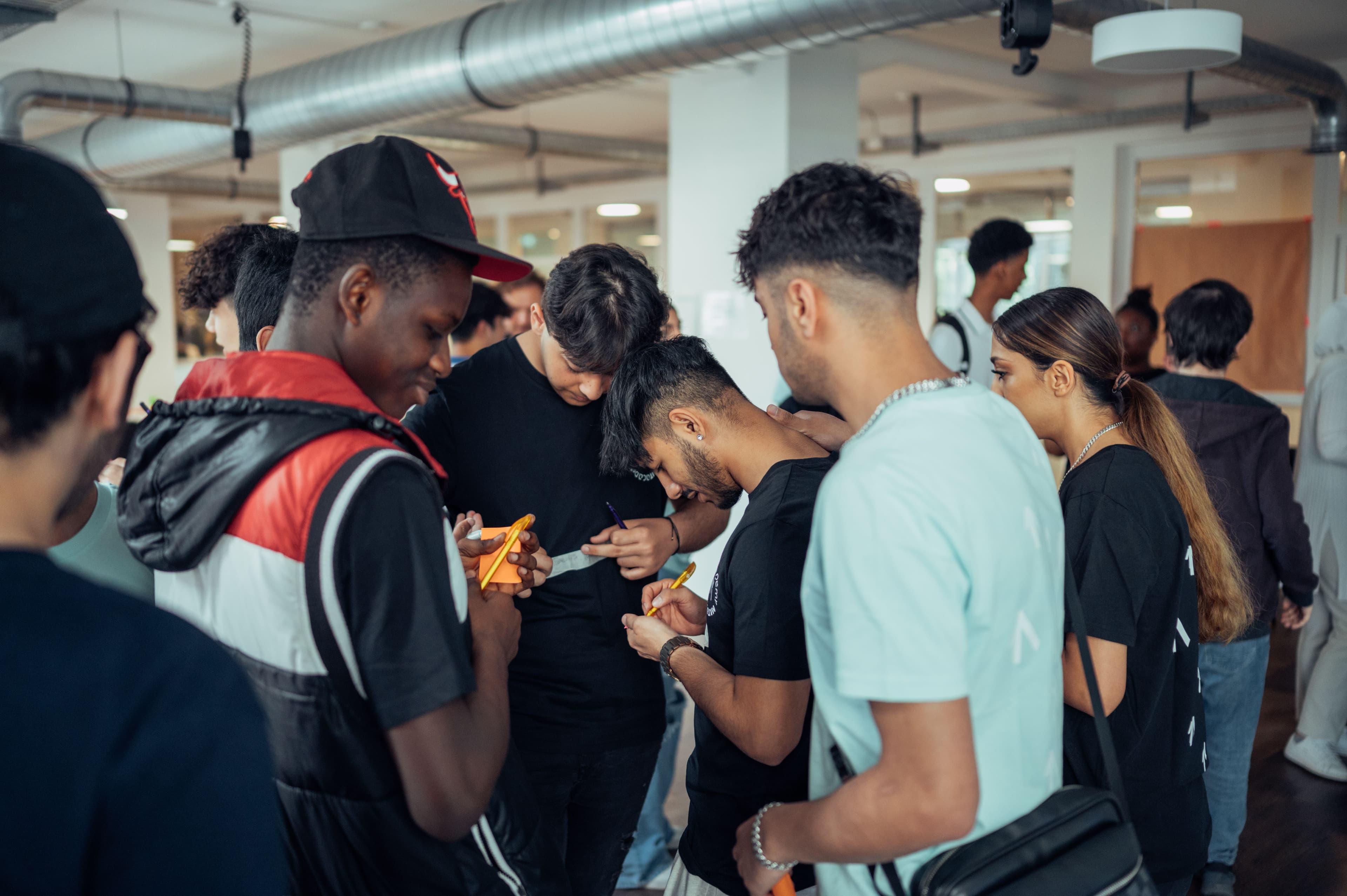 Youth can explore new horizons for themselves. HRNS releases potentials of youth in Germany