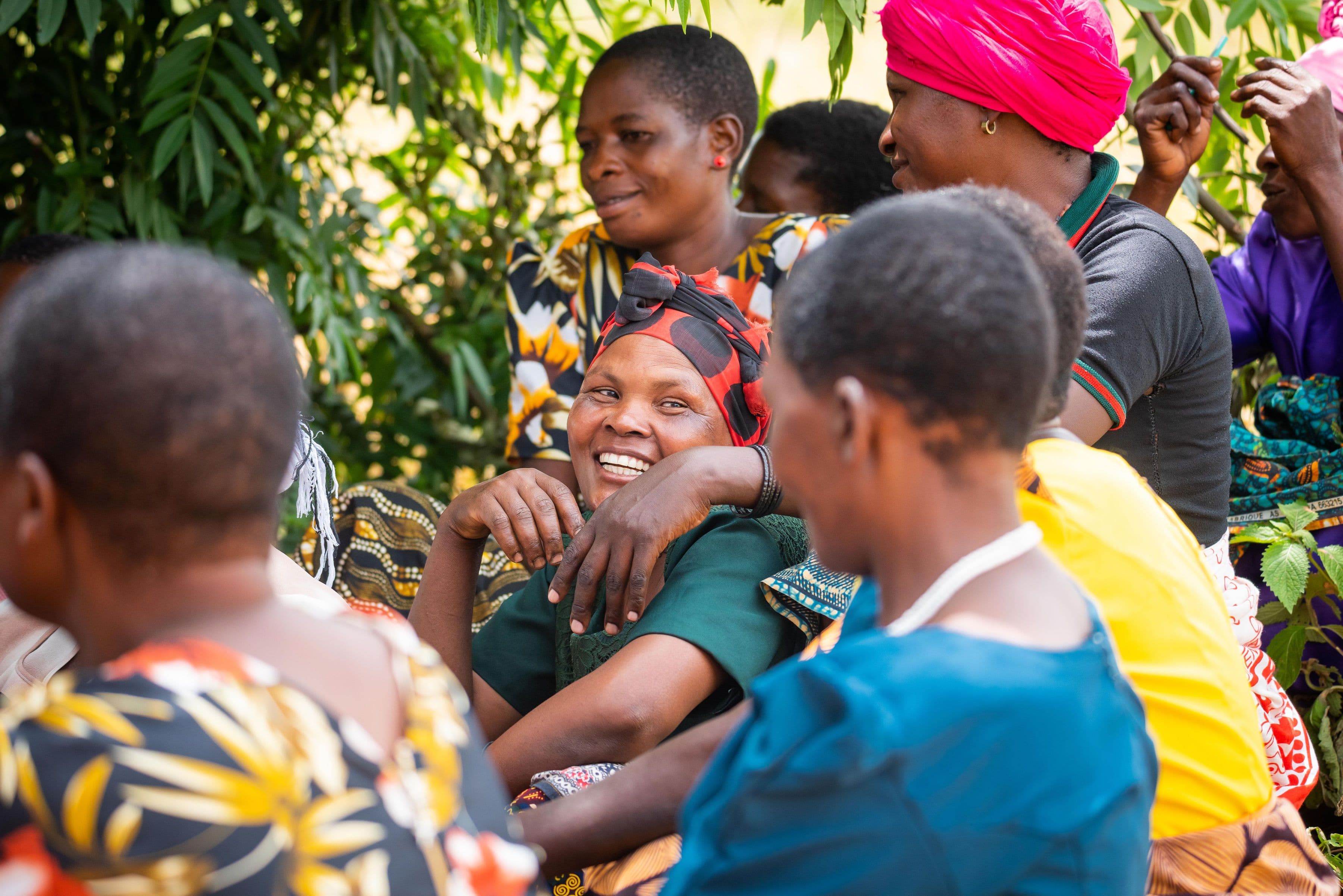 Smallholder families achieve more if they work together Working together in farmer organizations make things easier